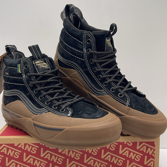 Vans Men’s Sk8-Hi Dip Mte-2
Black/Gum
VN0009QKB9M
Boots Cold Weather Sneakers - Picture 5 of 16